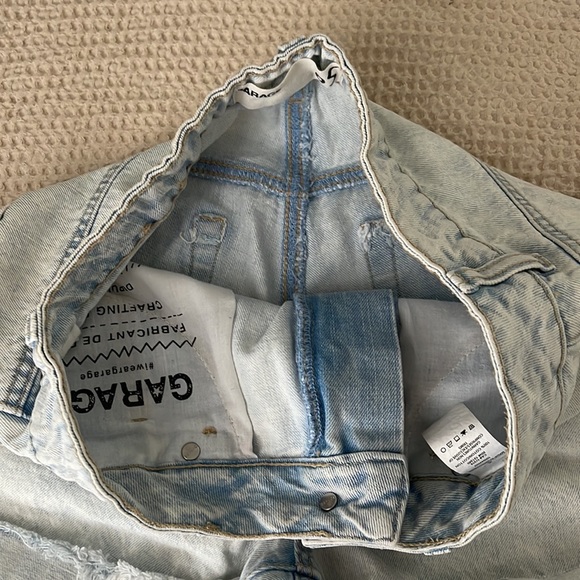 Garage shorts - Picture 2 of 4